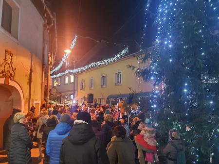 V staro mestno jedro je prispel Božiček (7)